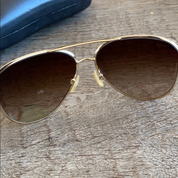 Beautiful pre loved Chanel aviator sunglasses - Picture 5 of 7
